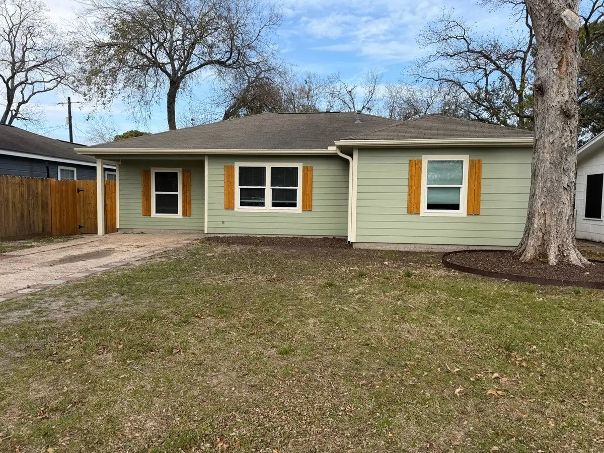 1010 15th Avenue N, Texas City, TX 77590 - Image #1