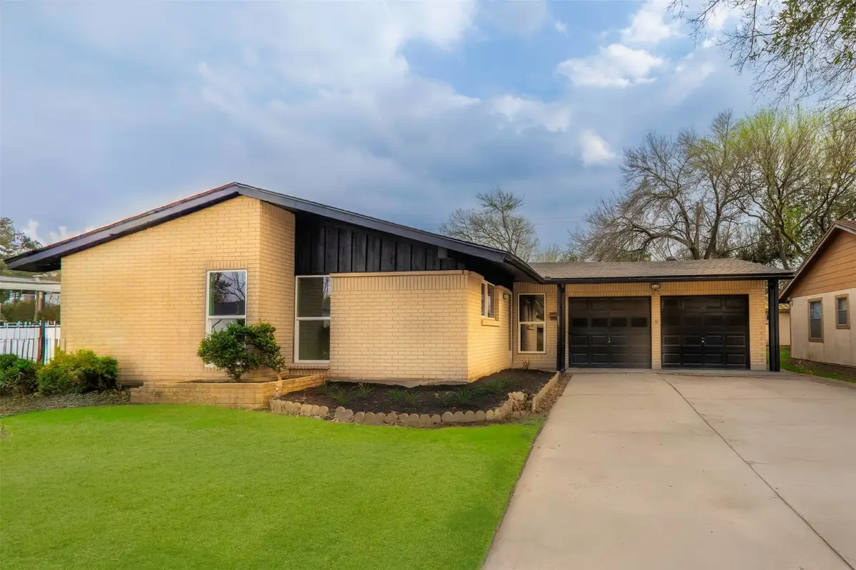 5826 Flamingo Drive, Houston, TX 77033 - #1