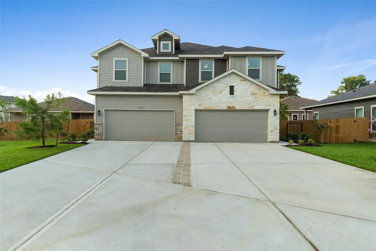 217 Oakcrest, Conroe, TX 77304 - #1