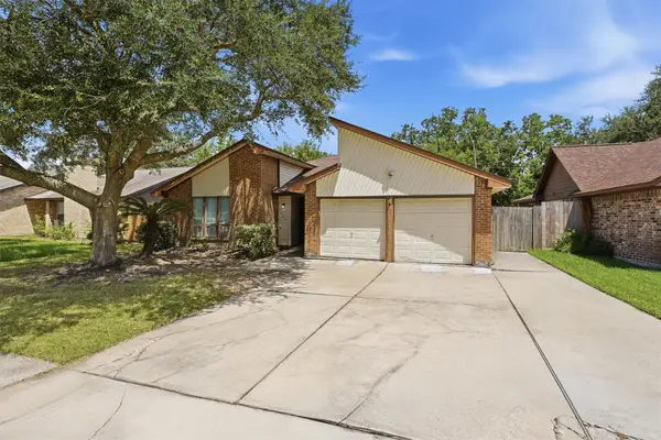 602 Briarclift Lane, Baytown, TX 77521