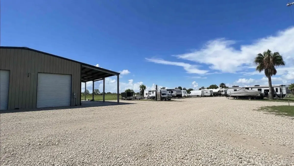 1021 N Tinkle Lane, Crystal Beach, TX 77650 - #1