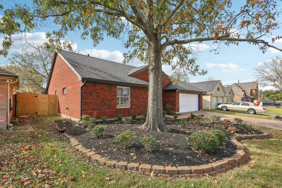 16002 Constitution Lane, Friendswood, TX 77546 - Image #2