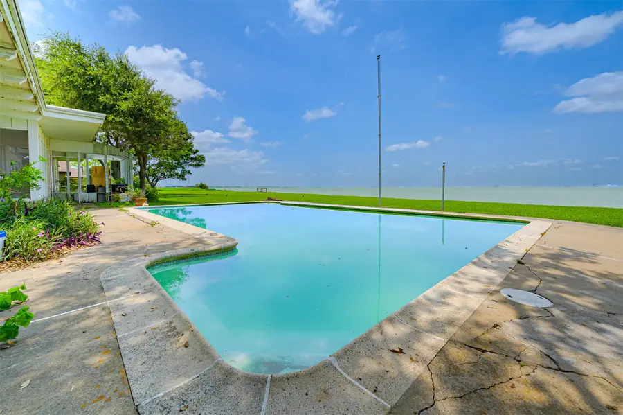 1700 S Virginia, Port Lavaca, TX 77979 - #2