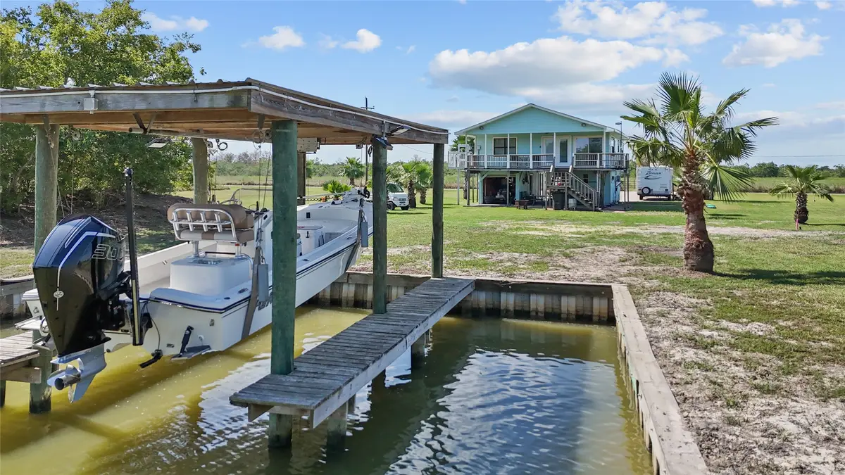 540 Bayou Avenue, Anahuac, TX 77514 - #1