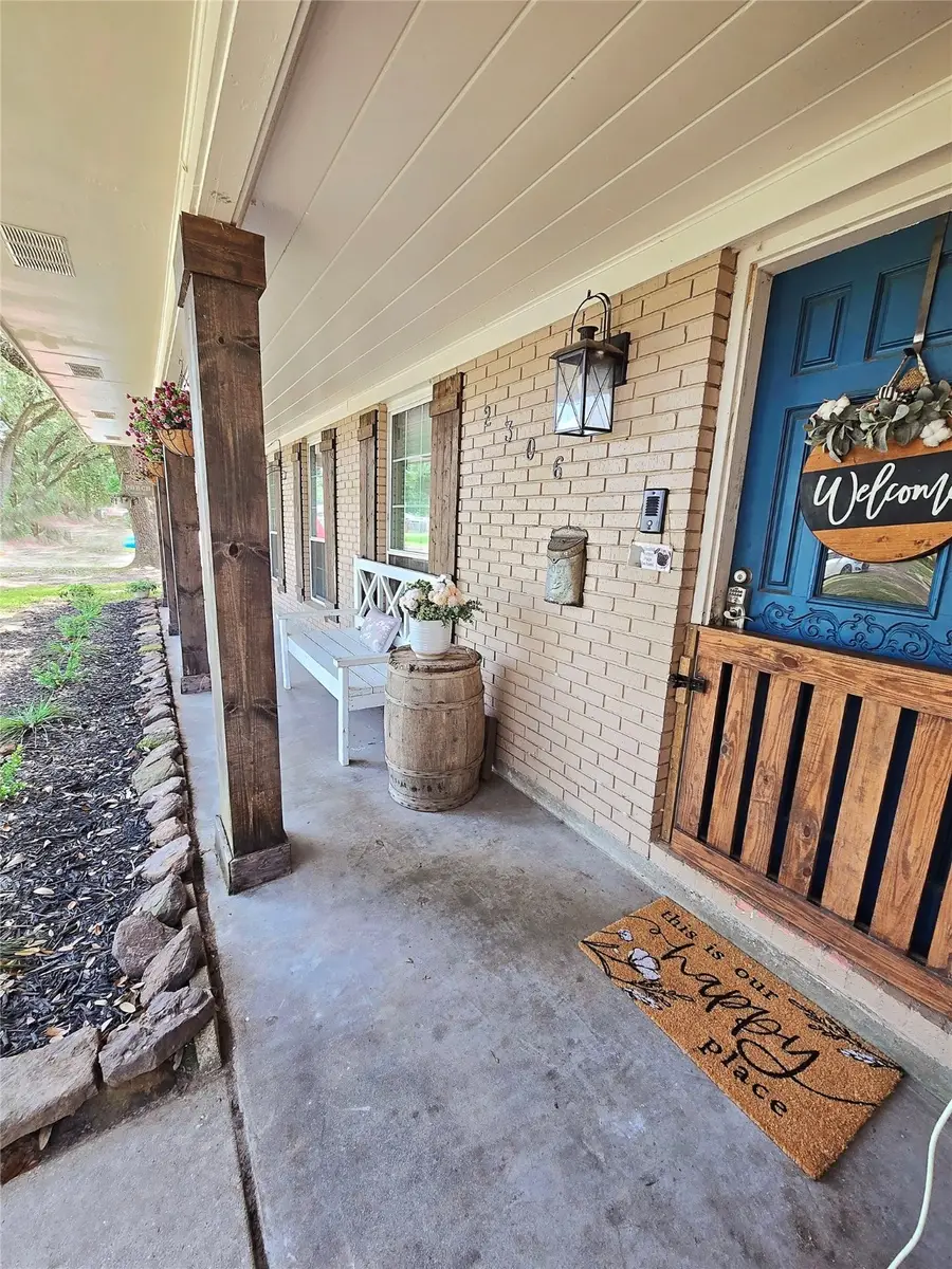 2306 Hollywood Avenue, Liberty, TX 77575 - Image #2