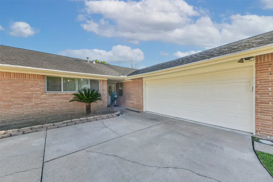 4812 Mistletoe Road, Pasadena, TX 77505 - Image #2