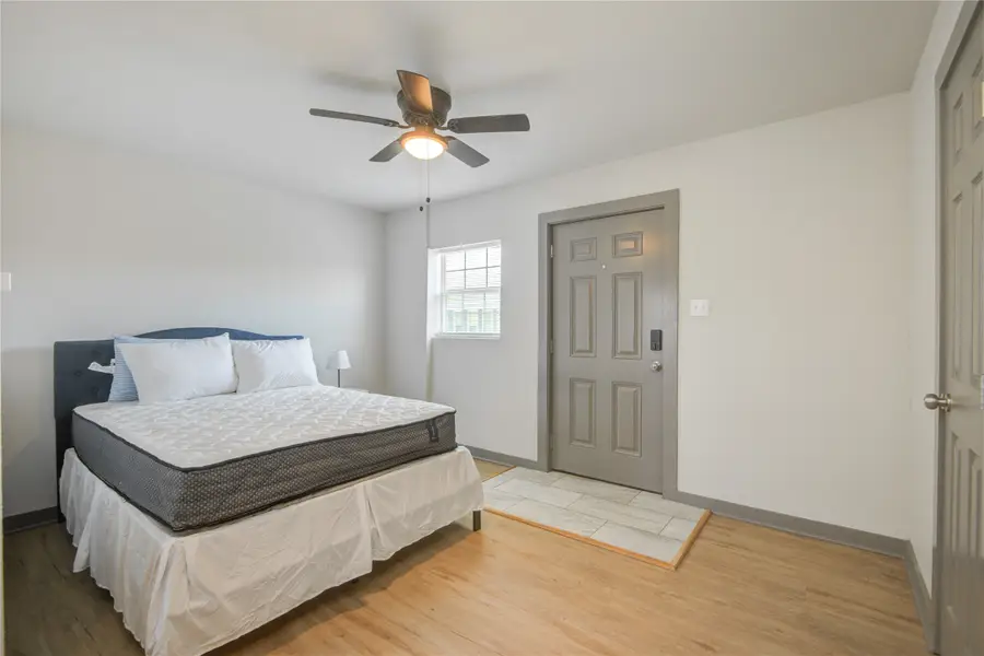 208 W 2nd Street, Sweeny, TX 77480 - #3