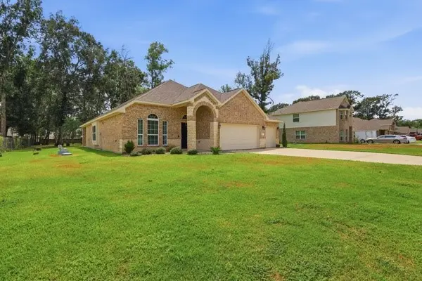 55 County Road 6615, Dayton, TX 77535