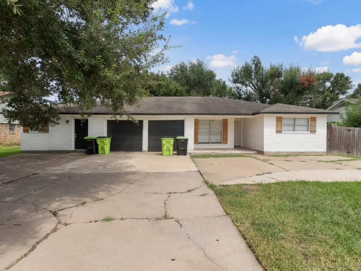 2107 Lamar Drive, Richmond, TX 77469 - #1