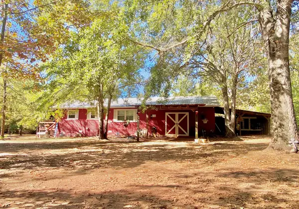 260 An County Road 1261, Elkhart, TX 75839