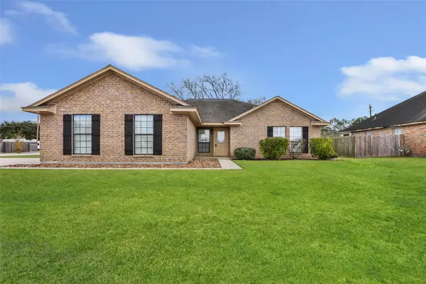 12110 E River Run Drive, Baytown, TX 77523