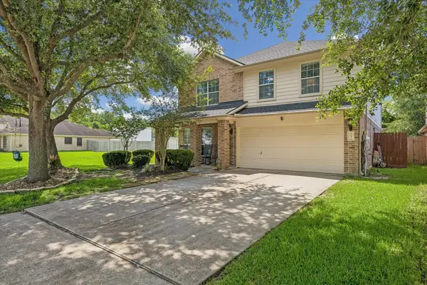 1041 Riverwood Drive, Dickinson, TX 77539