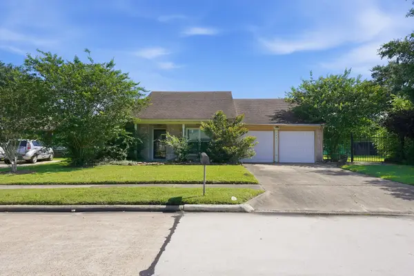 17311 Edgehaven Drive, Houston, TX 77489