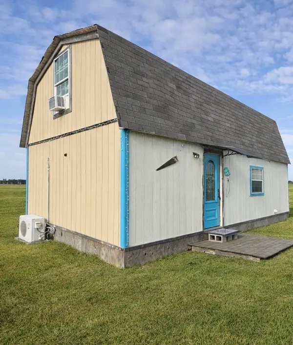 842 Wischkaemper Road, Victoria, TX 77905