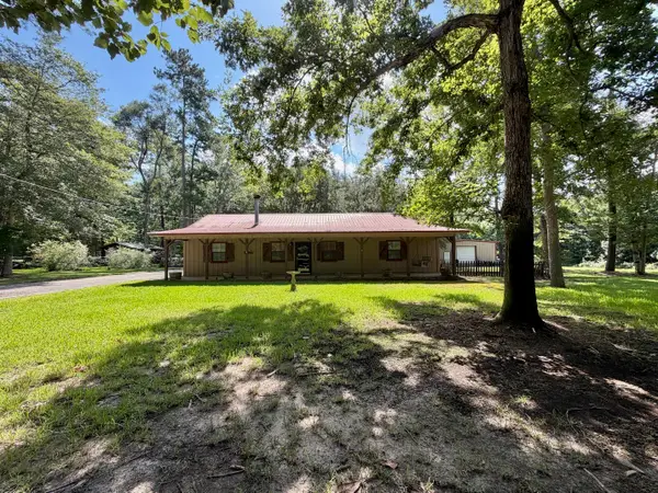 4945 Lakewood Drive, Kountze, TX 77625