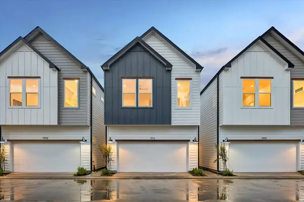 1914 Luna Woods Lane, Houston, TX 77055