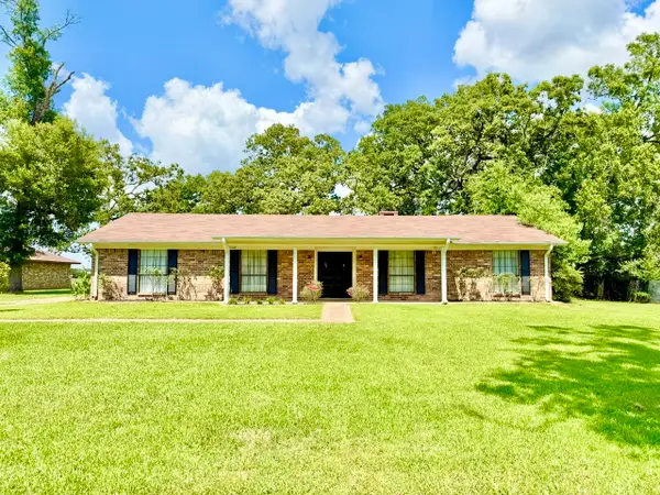 307 Trailwood Drive, Crockett, TX 75835