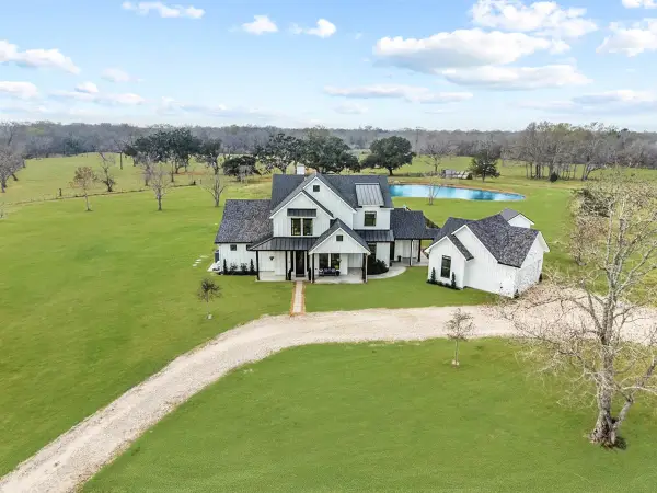 15855 Hickory Drive, Alvin, TX 77511