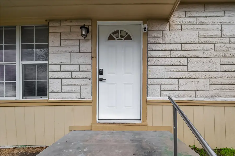 1221 Parkway Street, Baytown, TX 77520 - #2