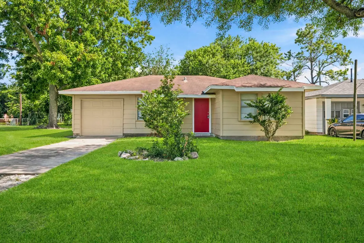 306 Pear Street, La Marque, TX 77568 - #1