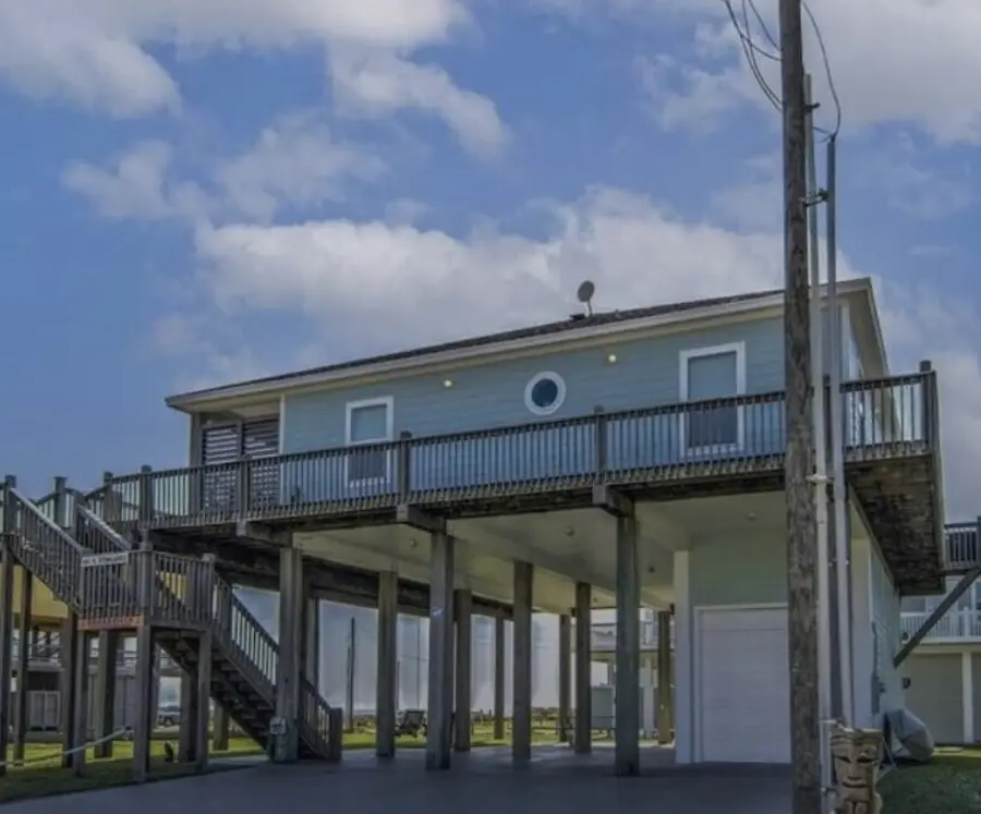 981 South Stingaree Drive, Crystal Beach, TX 77650 - #2