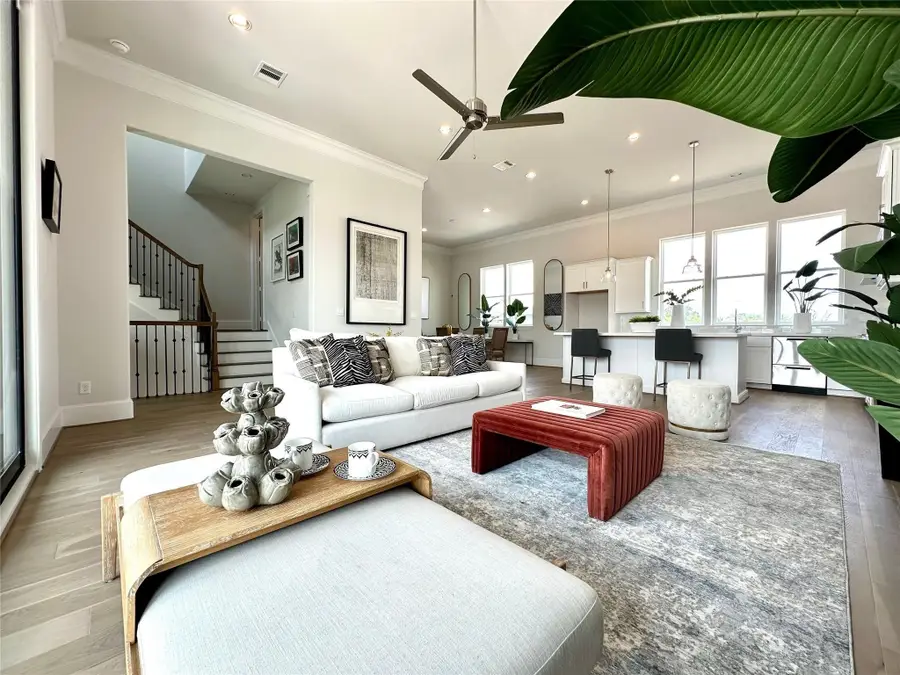 11057 Chatterton Drive, Houston, TX 77043 - Image #2