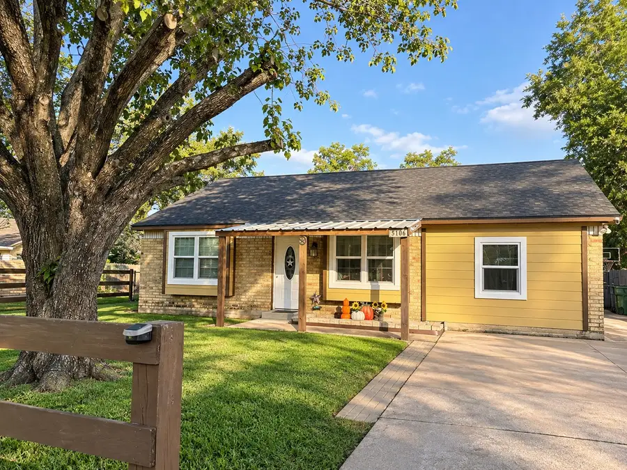 5106 3rd Street, Danbury, TX 77534 - #2