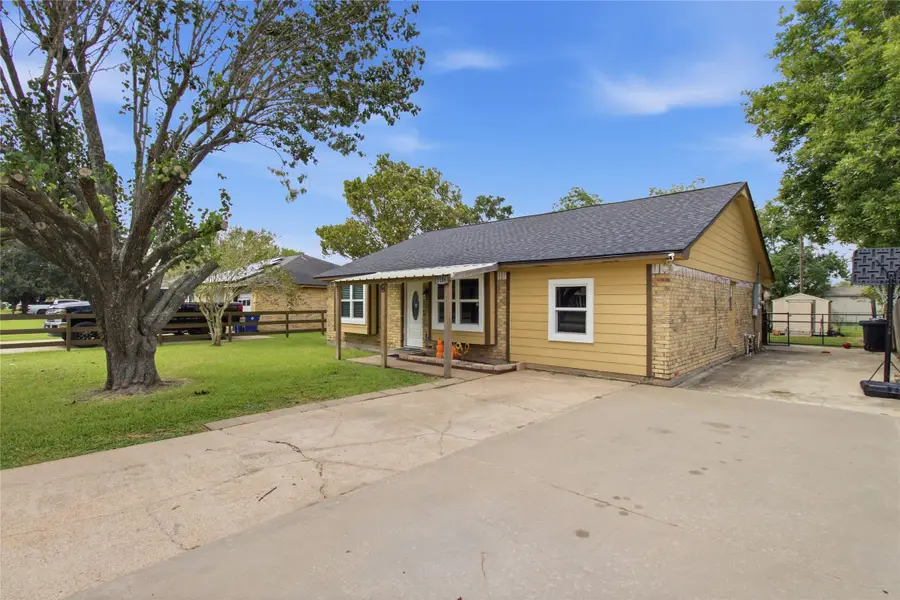 5106 3rd Street, Danbury, TX 77534 - #3
