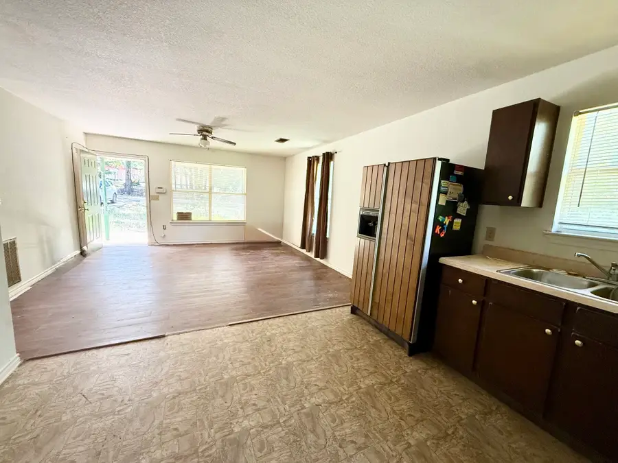 1040 Monroe Street, Crockett, TX 75835 - #3