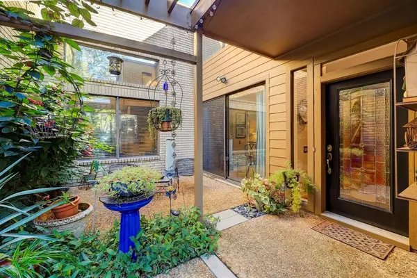 1315 Chardonnay Drive #3, Houston, TX 77077