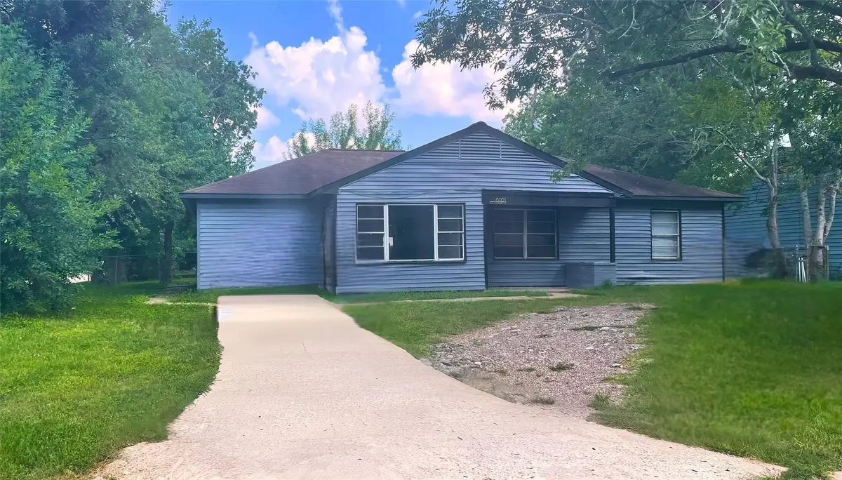 6003 Westover Street, Houston, TX 77033 - Image #1