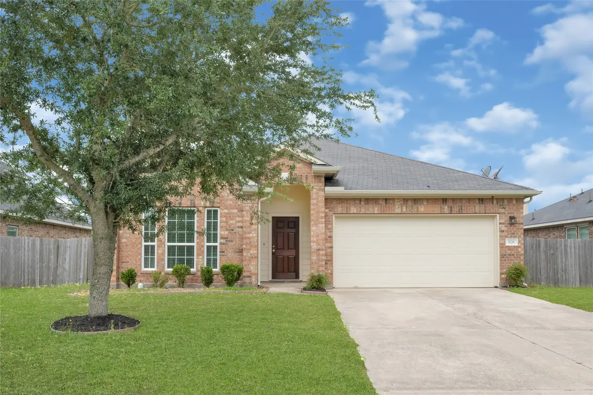 828 Grassy Knoll Trail, La Marque, TX 77568 - #1