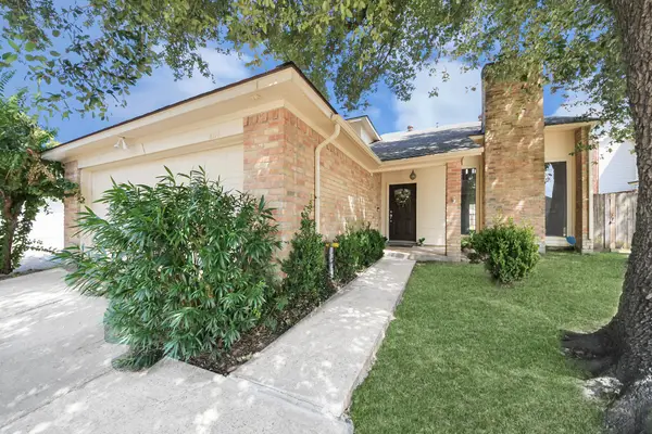 8114 Misty Ridge Lane, Houston, TX 77071