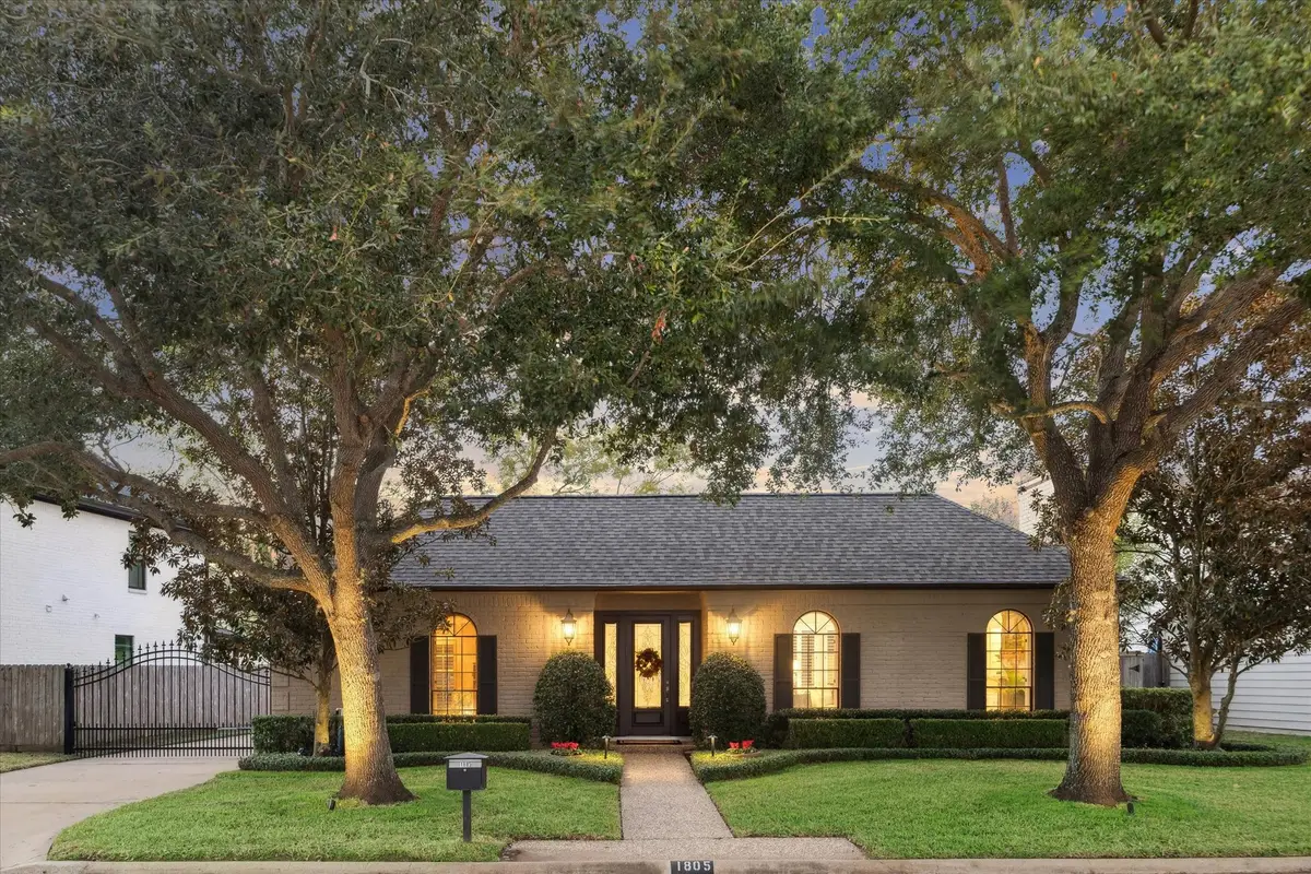 1805 Country Club Boulevard, Sugar Land, TX 77478 - Image #1