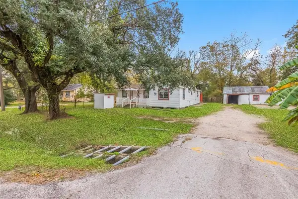 15517 Highway 6, Santa Fe, TX 77517