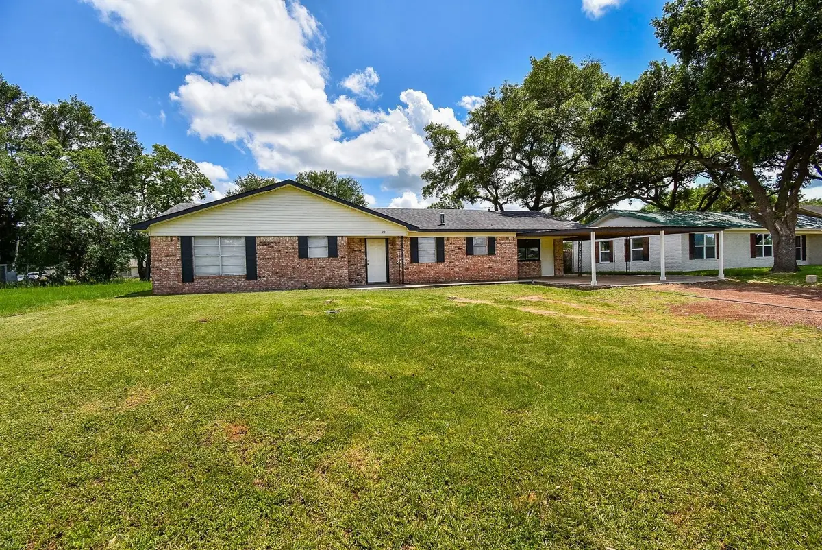 235 Hwy 90 E, Sealy, TX 77474 - #1