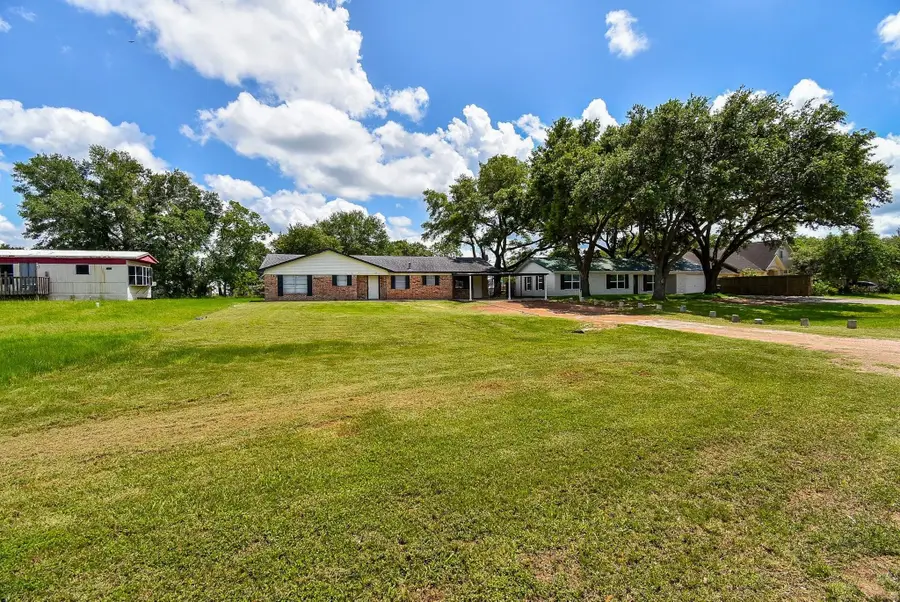 235 Hwy 90 E, Sealy, TX 77474 - #2