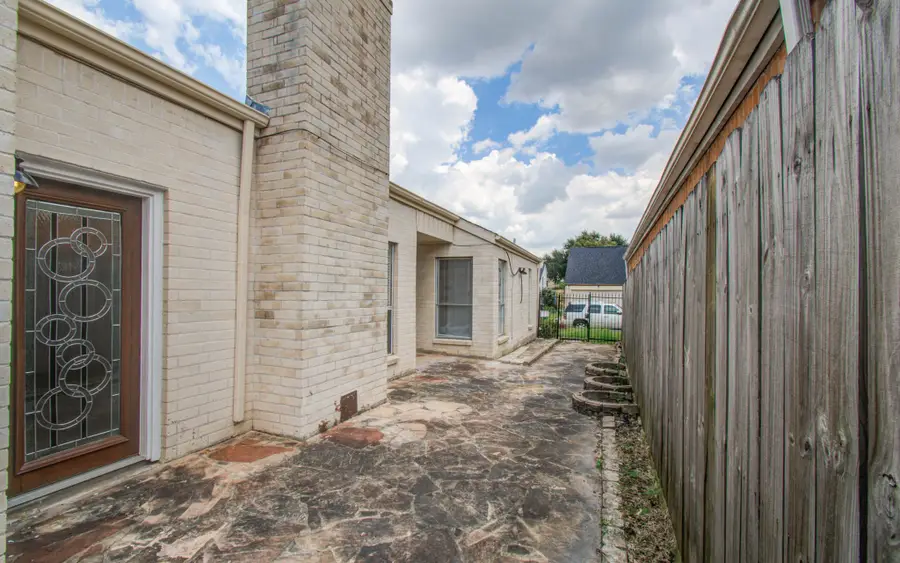 13147 Hollowcreek Park Drive, Houston, TX 77082 - Image #3