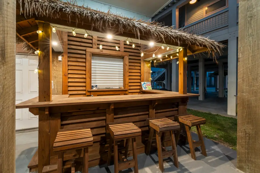 941 S Gateway, Crystal Beach, TX 77650 - Image #2