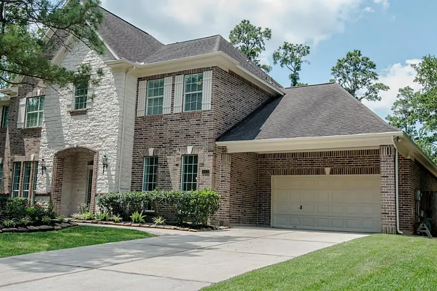 143 N Shawnee Ridge Circle, The Woodlands, TX 77382 - #2