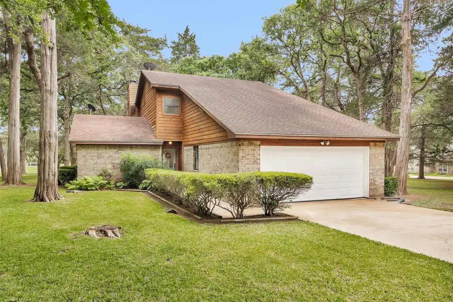 105 Seminole Drive, New Ulm, TX 78950 - #2
