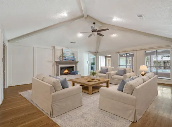 1015 Woodhorn Drive, Houston, TX 77062