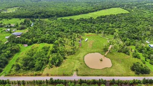 1900 Country Road 30, Angleton, TX 77515