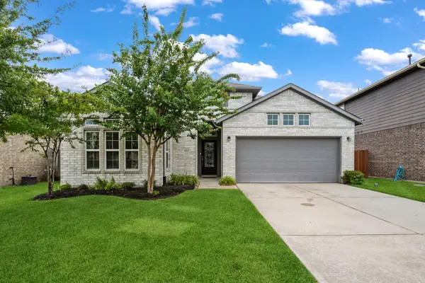 8827 W Crescent Lake Circle, Baytown, TX 77521