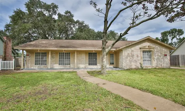 5019 Westwood, Dickinson, TX 77539
