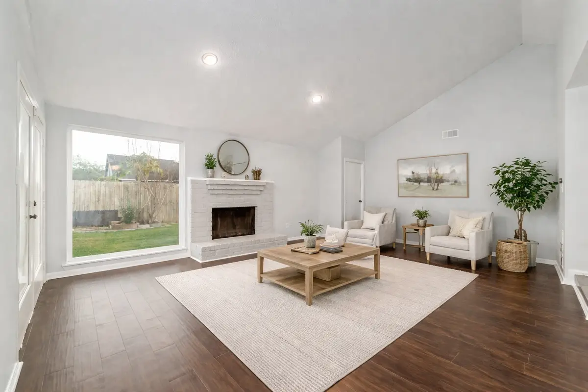 7107 Plaza Del Sol Drive, Houston, TX 77083 - Image #1