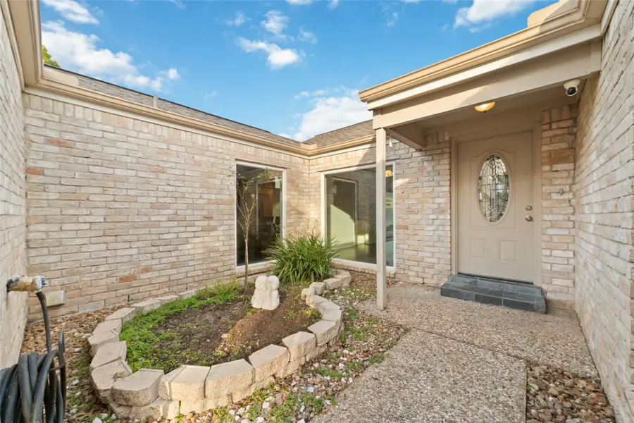 7107 Plaza Del Sol Drive, Houston, TX 77083 - Image #3