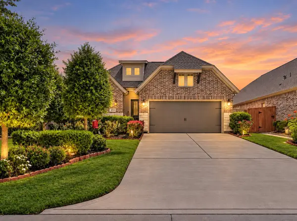 211 Selado Creek Drive, Conroe, TX 77304
