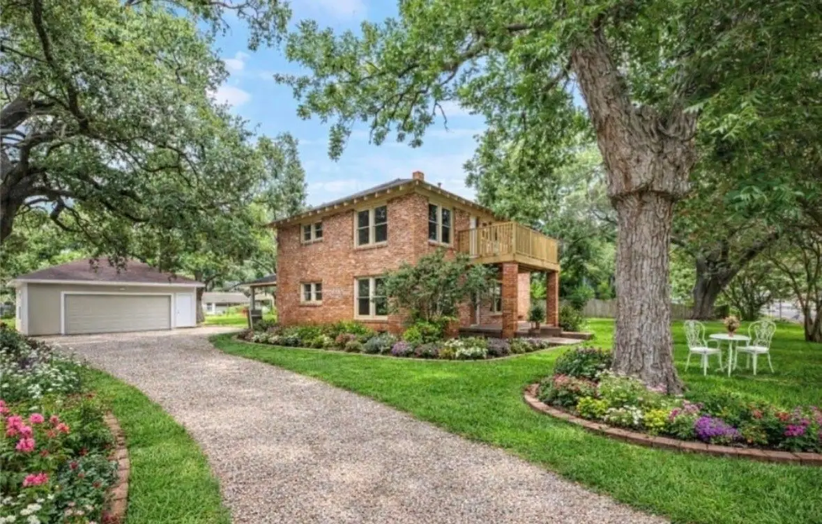 212 W Alabama Street, Wharton, TX 77488 - #1