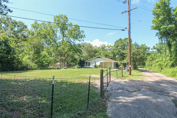 104 S Beatty Avenue, Livingston, TX 77351